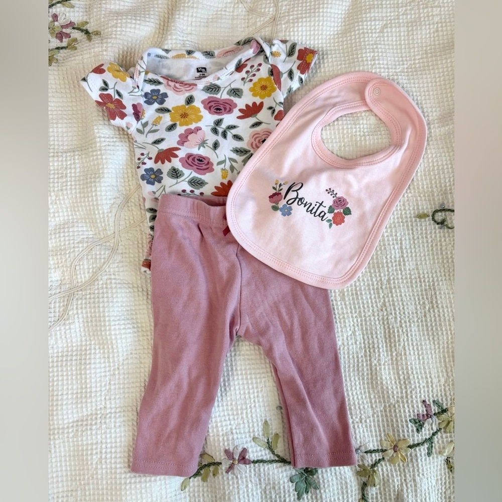 Hudson Baby Set with Pink Bib